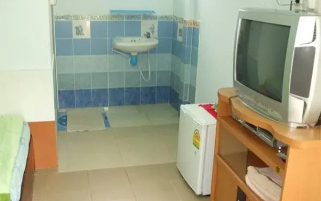 Suwan Guesthouse & Resort