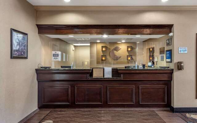 Comfort Inn & Suites Warsaw near US-30