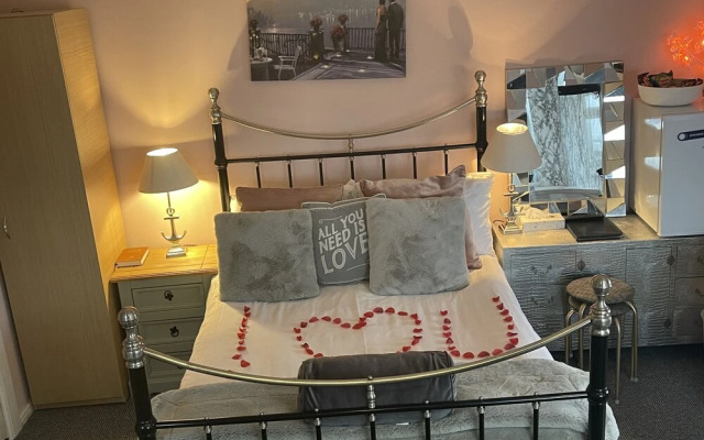 Oyo The Chatwal Boutique Hotel