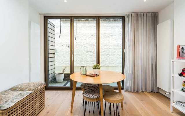 Styled 2bed2bath Duplex + Patio Near Oxford Circus, London