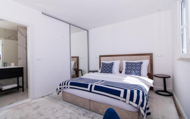 Seafront Luxury Apartments Fun