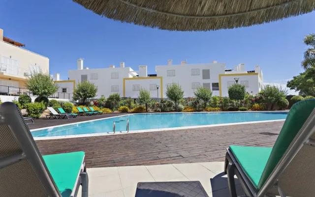 CG 12B - Pool - Cabanas Gardens