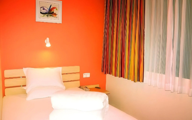 7 Days Inn Nanchang Train Station Square