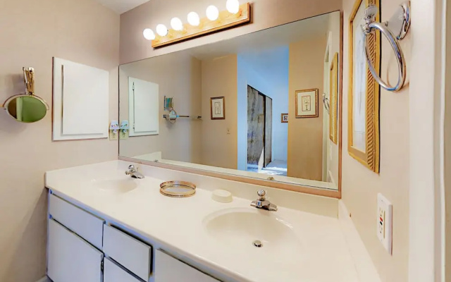 Katherine - 3 Br Townhouse