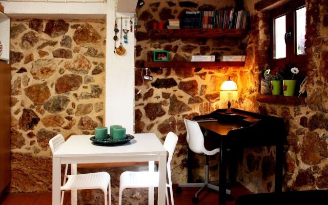 Sweet stone apartment in Imittos