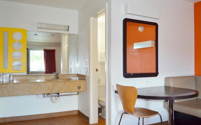 Motel 6