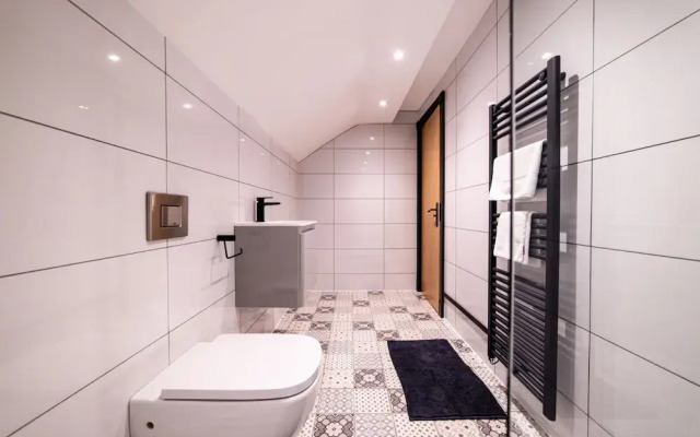 Hollywood Suite Sasco Apartments