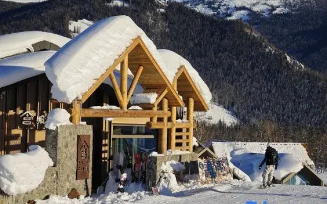 Hemu Sanbaisuo Homestay (Hemu)