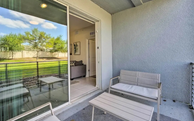 Resort Getaway w/ Patio: 6 Mi to Disney Parks!