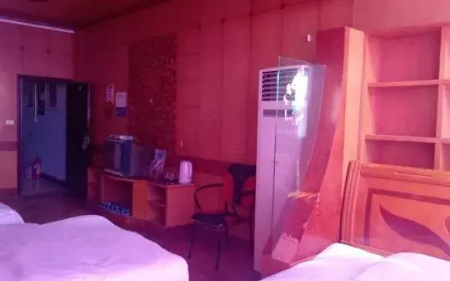 Hechi Abundant Hotel