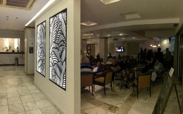 Venus Hotel & Suites