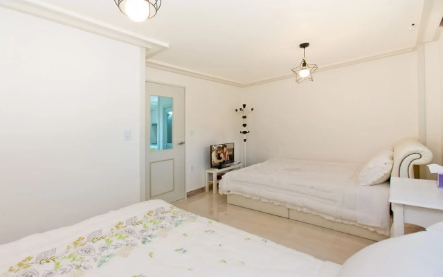 Naerimong Beach Pension