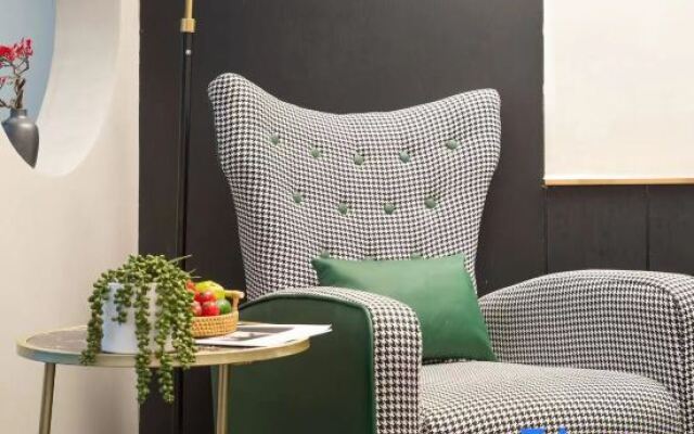 Molan Hotel (Wuyi Square IFS International Financial Center)