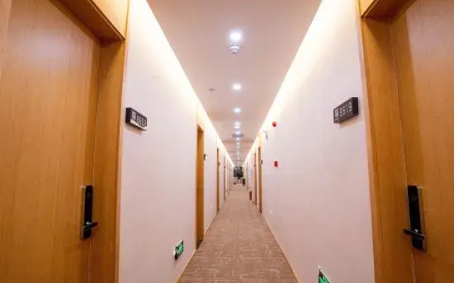 Haiyue Holiday Hotel (Suzhou Jinhai Avenue)