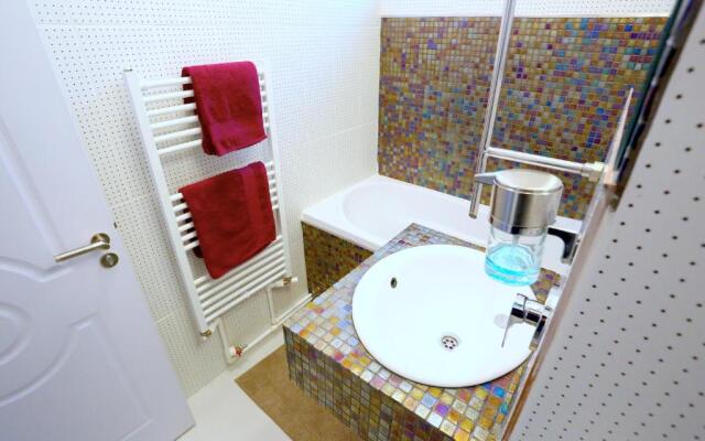 SOHO Apartment near CERONAV