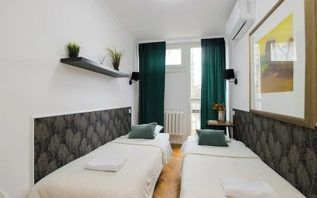 UNIT Warszawa Centrum Room by Metro Rondo ONZ