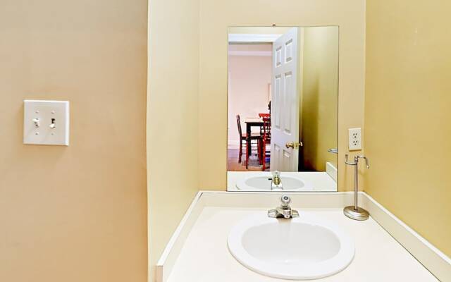 127 E Liberty Townhouse Unit A 1 Bedroom 1.5 Bathroom Townhouse