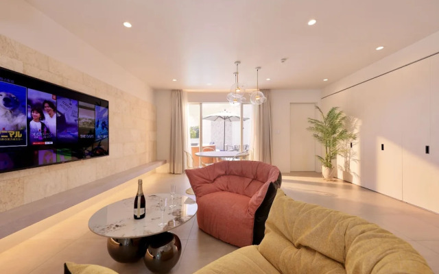Crystal Villa Bayside