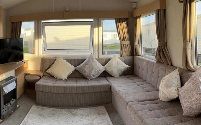 Impeccable 2-bed Static Caravan in Morecambe