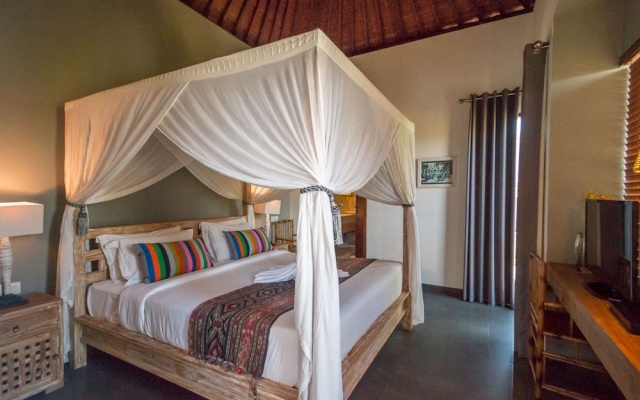Luxury 6 Bedroom Villa With Private Pool, Bali Villa 2040 – Guest Rooms – Kuta