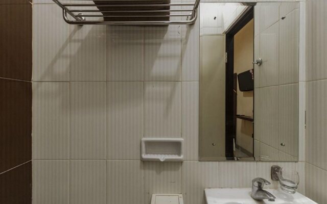 RedDoorz @ Jalan Gunung Merapi