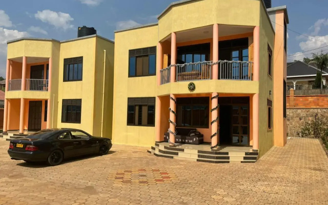 The Mugabi's Spacious Private Room