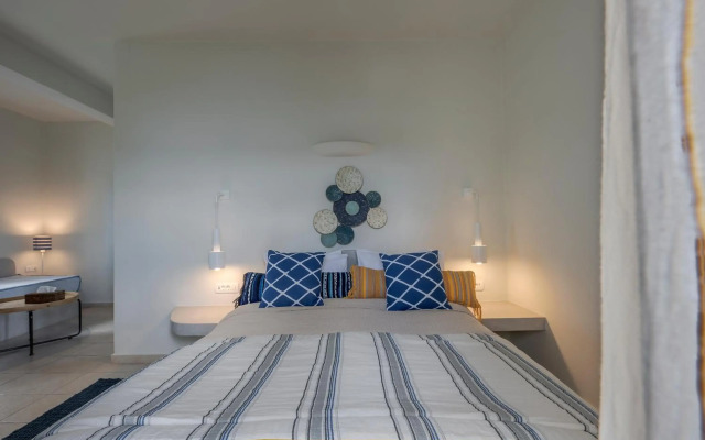 Blue Dolphins Apartments & Suites