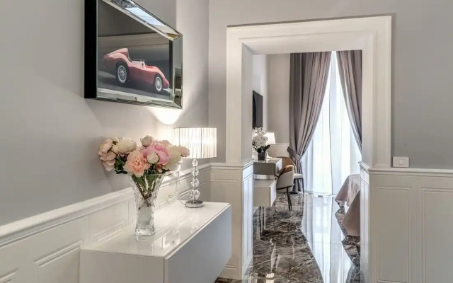 Spanish Steps Oasis Suites