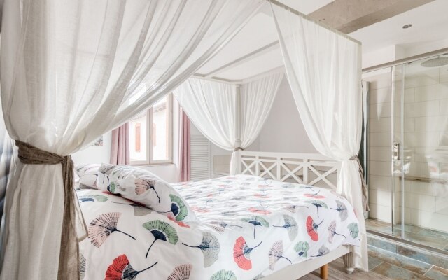 Fantastic Apartment With Whirlpool, Balcony, Deck-chairs