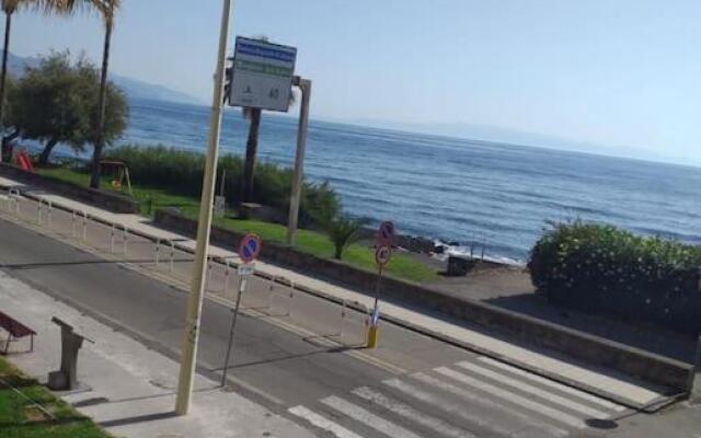 Esclusivo 100mq con vista mare