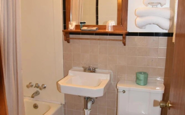 West Bethel Motel