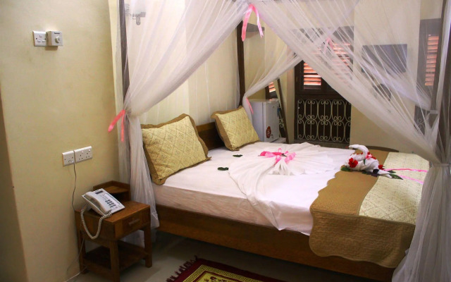 The Island Town Hotel - Adults Only
