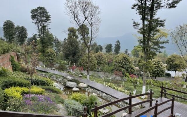 Chengdu Shiyue Forest Hotel