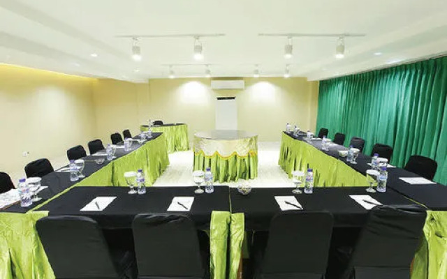 Capital O 1662 Ole Suites Hotel