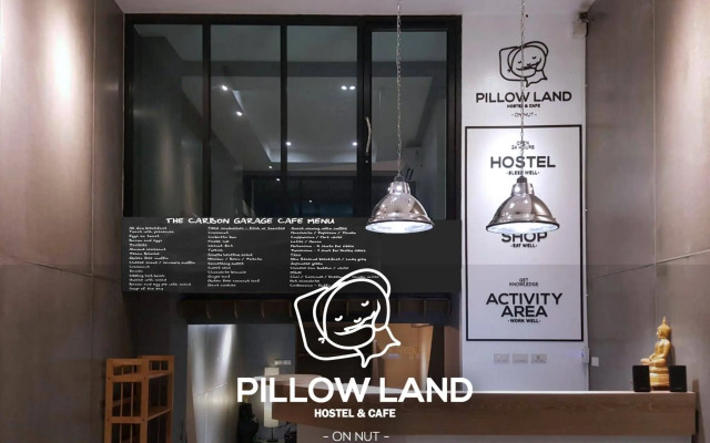 Pillow Land Onnut