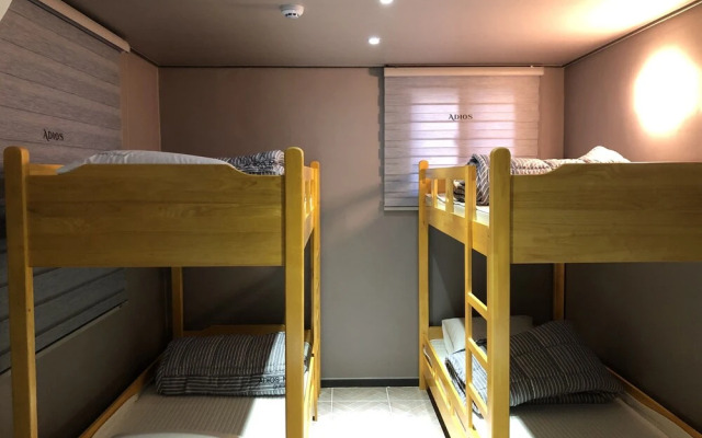 Adios - Hostel
