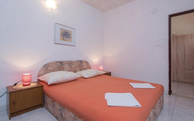 Stunning Home in Kuciste-perna With Wifi and 2 Bedrooms