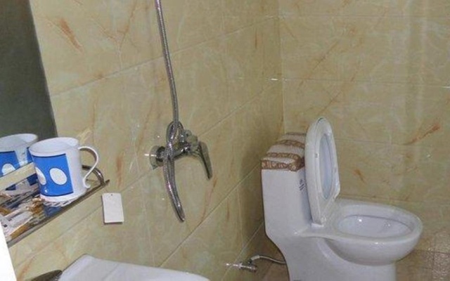 Xian Ya Ju Inn – Bathroom – Luan
