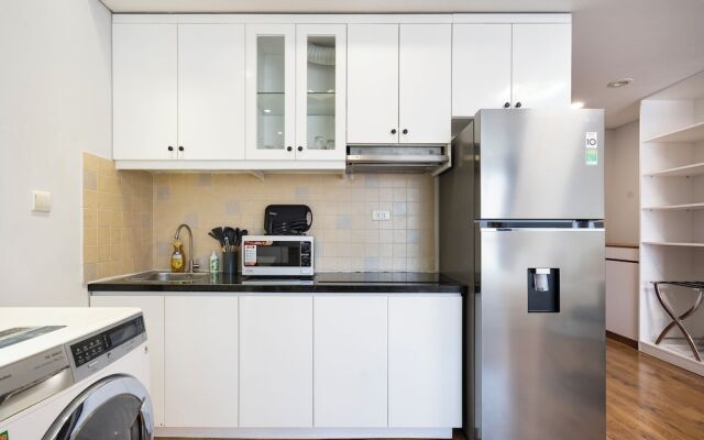 Night Life Lancaster 1br GymBarJapTown
