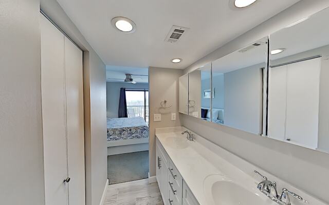 All-suite Sea Mark Getaway - Pool & Inlet Views 3 Bedroom Condo