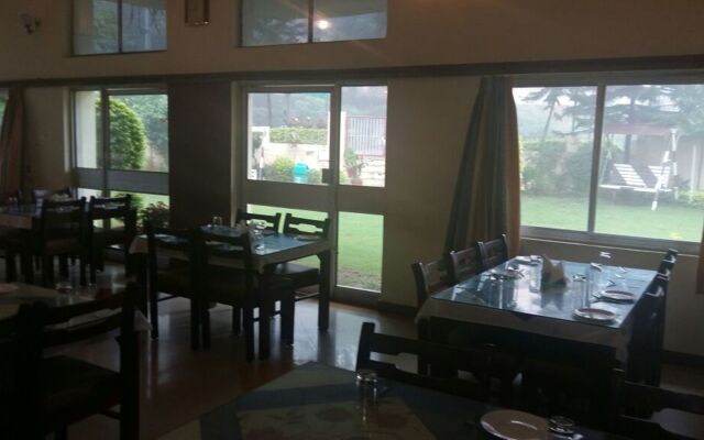 Hotel Sunset Inn Mount Abu with Swimming Pool