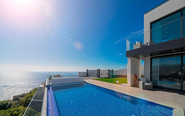 Seacrest by OurMadeira