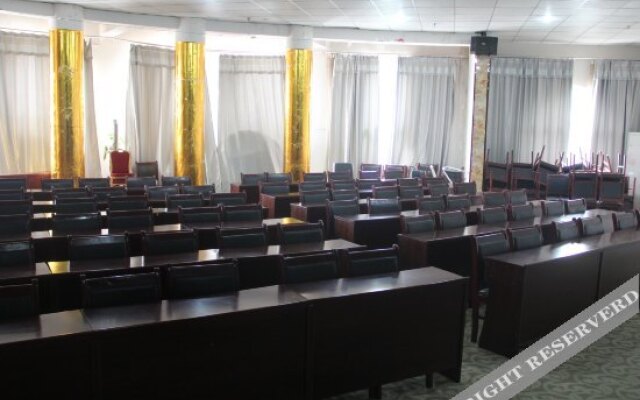 Elong Anyun Hotel (Shangqiu Finance Bureau)