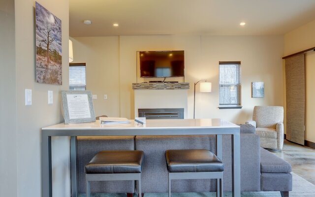 Urban Roundabout 2 Bedroom Home by RedAwning