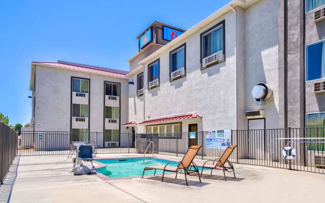 Motel 6 Hesperia, CA - West Main Street I-15