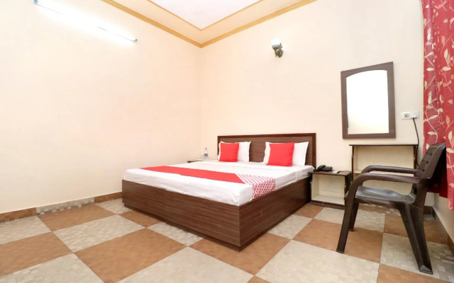 Oyo 27893 Sita Niwas Parking