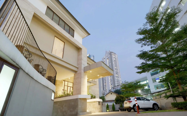 Plaza 54 Residence (Vaccinated Staff)