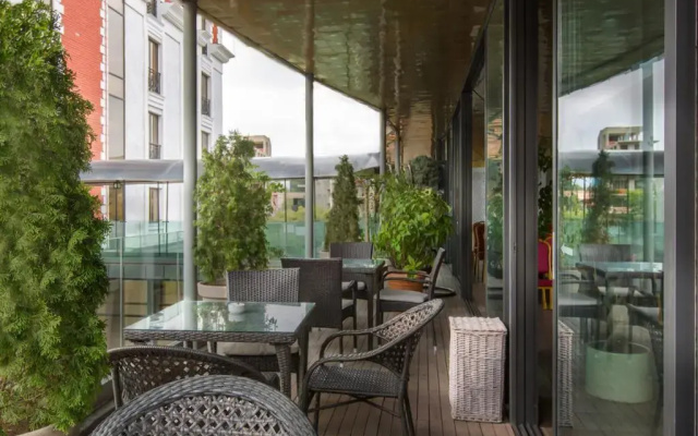 Отель Cron Palace Tbilisi