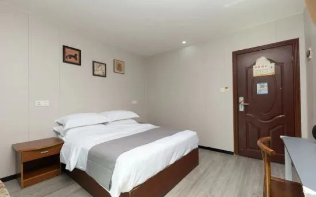 Shenzhen Jinxing Business Hotel (Dalang Commercial Area)