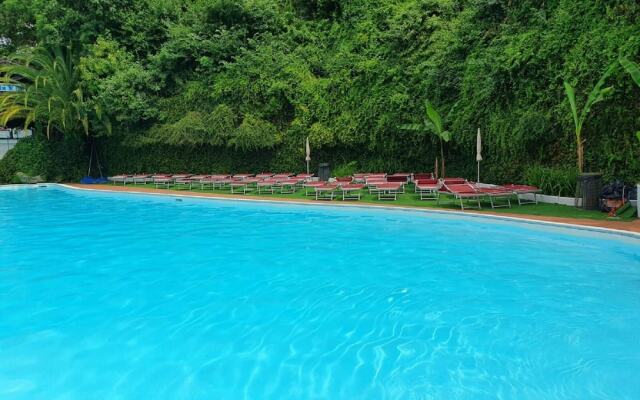 Chalet Near Rome, in a Park With Shared Swimming Pool